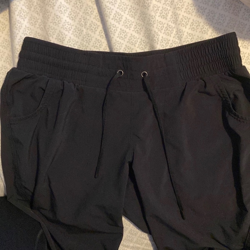 Athleta Cinch Capri Pants
